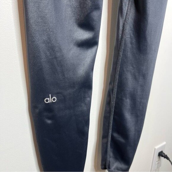 Alo Yoga Women’s Size Small High Waist Airlift Legging Steel Grey 7/8 Leg - Picture 5 of 11